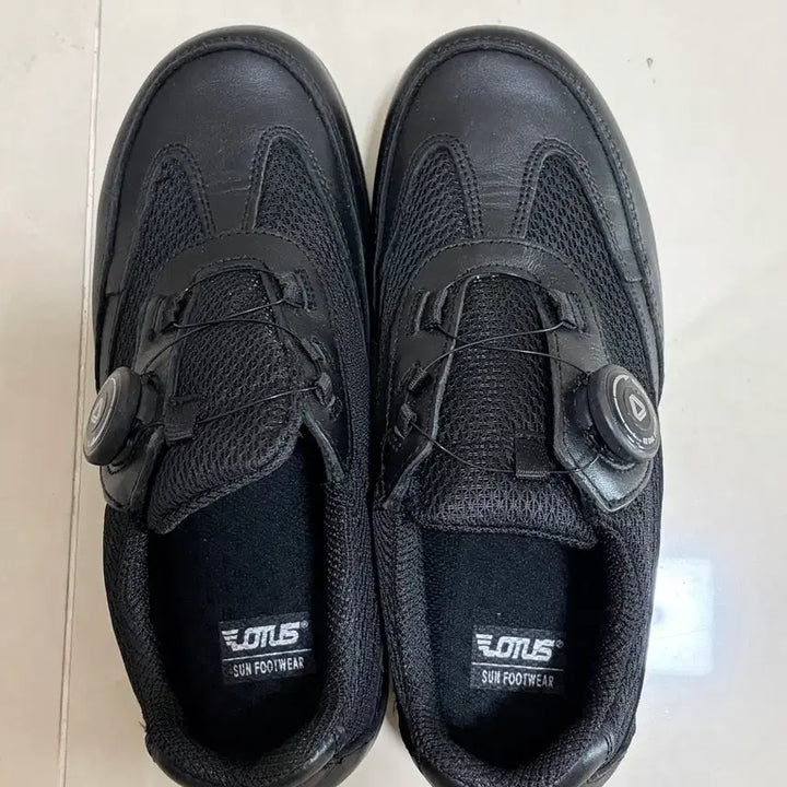 [SOLD OUT] 로투스 다이얼 운동화240 (새상품)