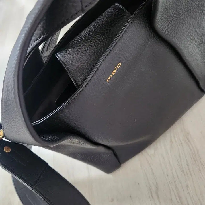 [BUNJANG] melo Fiorentino Black Leather Tote Bag / melo 멜로 피오렌티노 블랙 소가죽 토트백