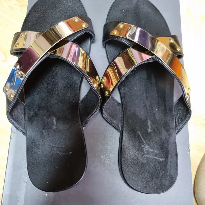 [BUNJANG] Giuseppe Zanotti Black/Gold Slippers / 쥬세페자노티 블랙/골드 슬리퍼