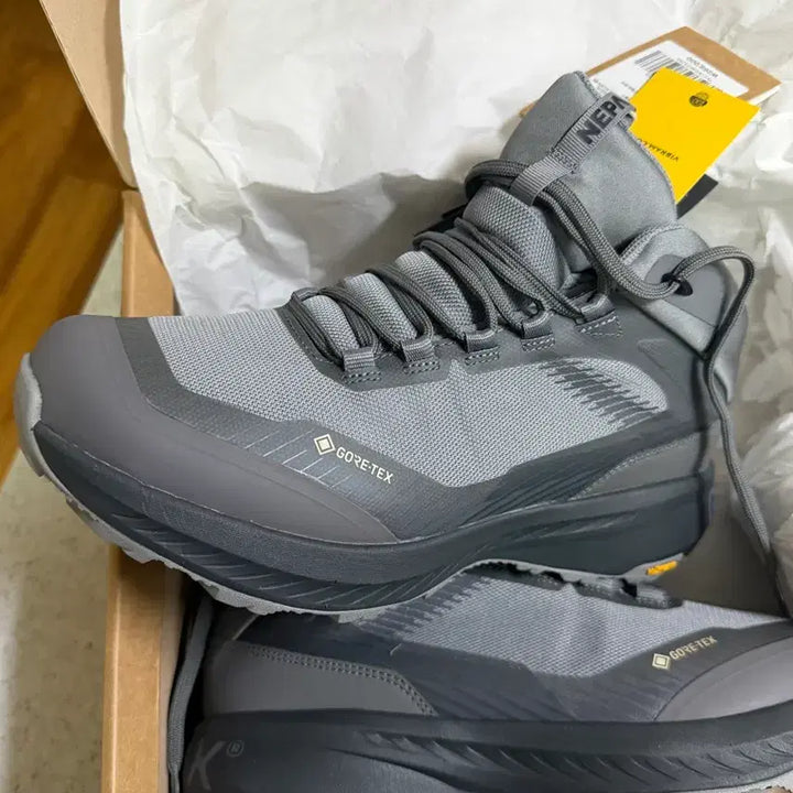 [BUNJANG] Nepa Gore-Tex Vibram Trekking Shoes 265 / 네파 고어텍스 비브람 트래킹화 265