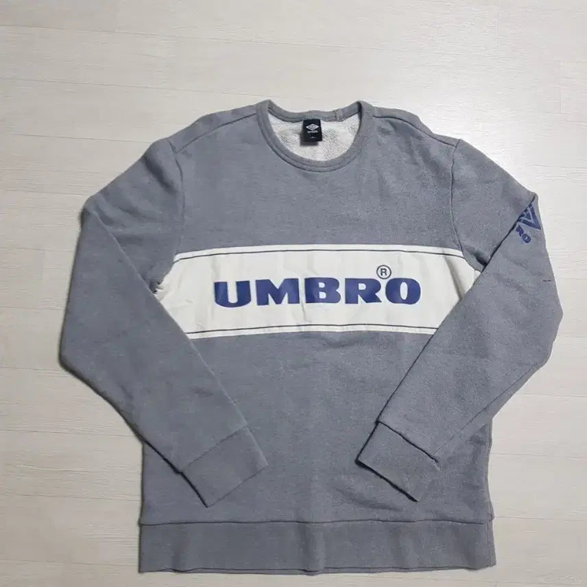 [BUNJANG] Umbro FTBL Black Logo Sweatshirt / 엄브로 ftbl  맨투맨