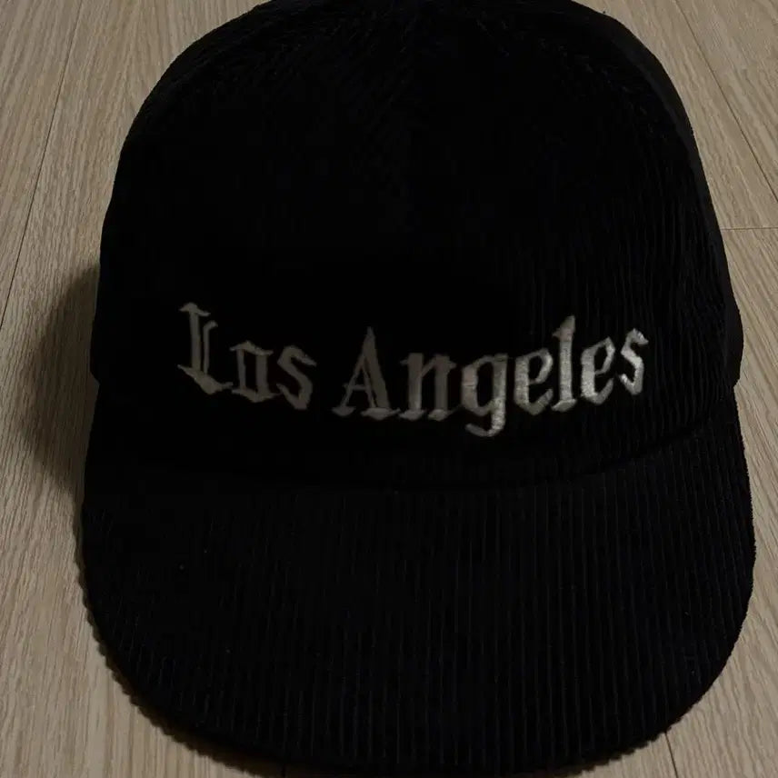 [SOLD OUT] 도넛리벤지 Los Angeles 코듀로이 모자