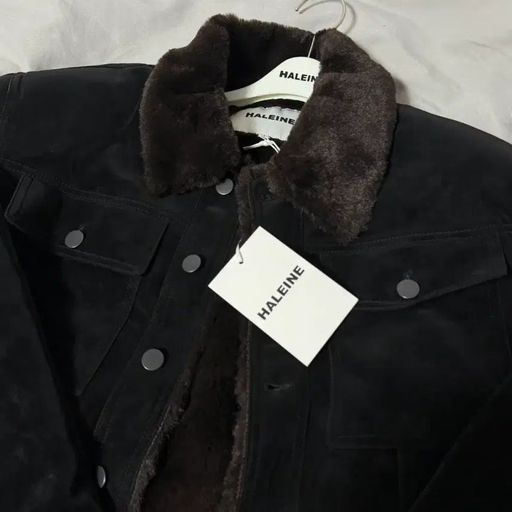 [BUNJANG] Alainne Velour Faux Fur Trucker Jacket / 새상품) 알렌느 벨루어 퍼 트러커 자켓 블랙/브라운 1사이즈