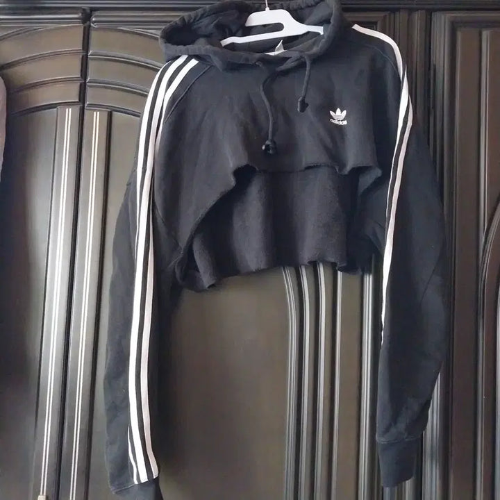 [BUNJANG] Adidas Cropped Hoodie Black / 아디다스 삼선 크롭 후드티 블랙