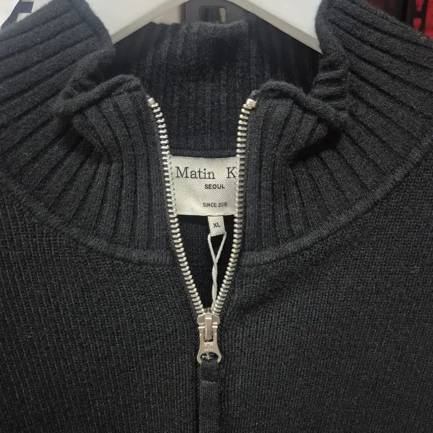 [BUNJANG] Matinkim Spell Point Wool Knit Cardigan Black / 마뗑킴 스펠 포인트 울 니트가디건 블랙