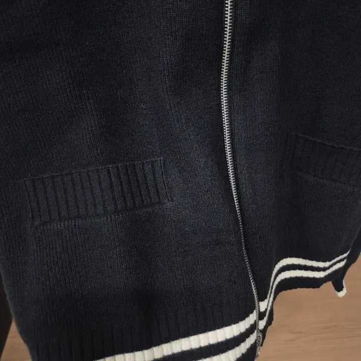 [BUNJANG] Matinkim Spell Point Wool Knit Cardigan Black / 마뗑킴 스펠 포인트 울 니트가디건 블랙
