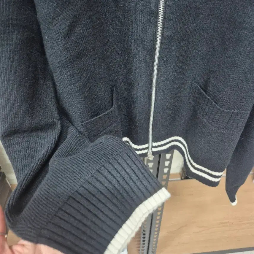 [BUNJANG] Matinkim Spell Point Wool Knit Cardigan Black / 마뗑킴 스펠 포인트 울 니트가디건 블랙