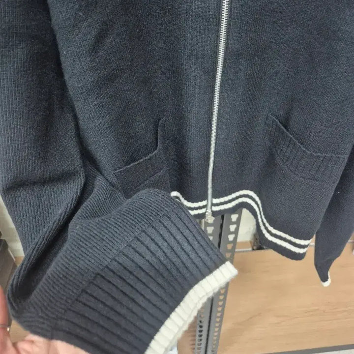 [BUNJANG] Matinkim Spell Point Wool Knit Cardigan Black / 마뗑킴 스펠 포인트 울 니트가디건 블랙