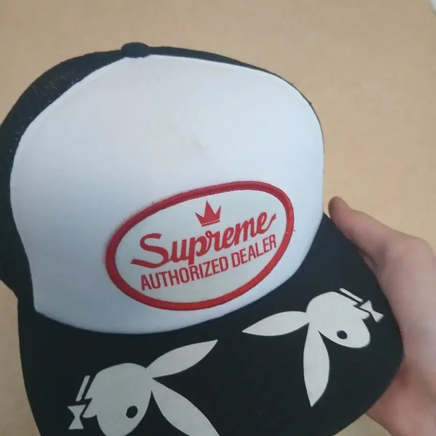 [BUNJANG] Supreme x Playboy 5-Panel Mesh Cap Black / 슈프림 x 플레이보이 메쉬 백 5-패널 블랙
