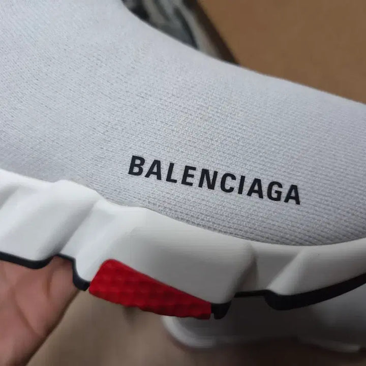 [BUNJANG] Balenciaga Speedrunner Sneakers White/Red / 발렌시아가 스피드러너 스니커즈 화이트/레드