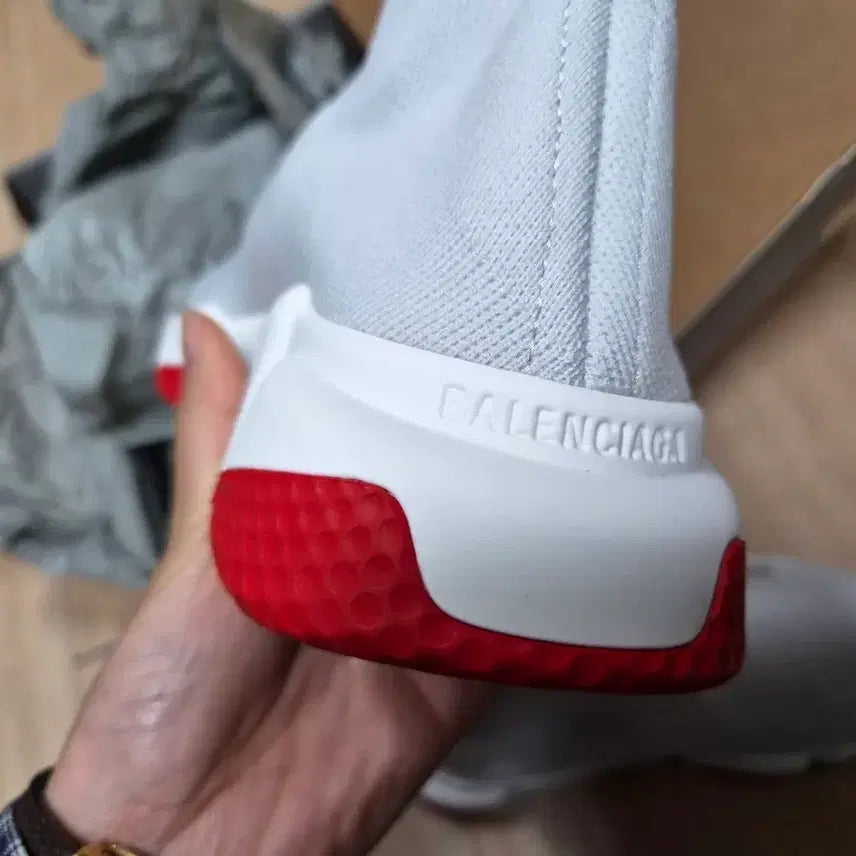 [BUNJANG] Balenciaga Speedrunner Sneakers White/Red / 발렌시아가 스피드러너 스니커즈 화이트/레드