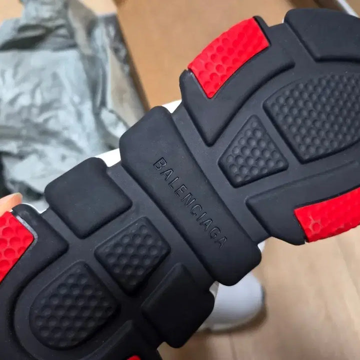 [BUNJANG] Balenciaga Speedrunner Sneakers White/Red / 발렌시아가 스피드러너 스니커즈 화이트/레드