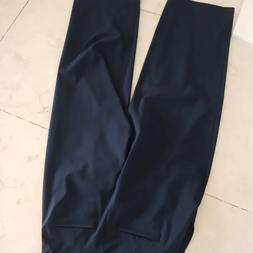 [SOLD OUT] 룰루레몬 옴므 핀턱 와이드팬츠 L