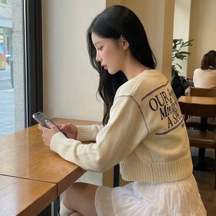 [BUNJANG] ABLEY Back Lettering Crop Knit Top / 에이블리 백레터링 크롭 여성니트