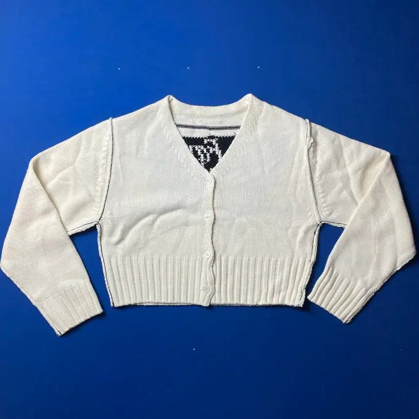 [BUNJANG] ABLEY Back Lettering Crop Knit Top / 에이블리 백레터링 크롭 여성니트