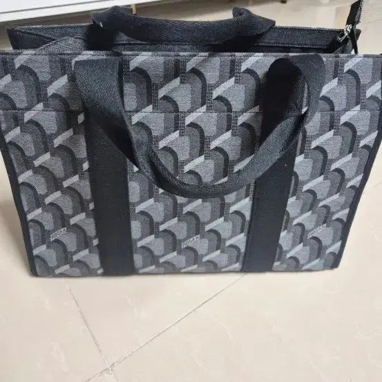 [BUNJANG] Rosa.K Cabas Monogram Tote Bag Black / 로사케이 카바스 모노그램 토트백 블랙