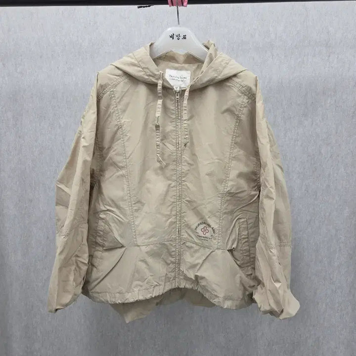 [SOLD OUT] 여성 S 써스데이아일랜드 후드 바람막이