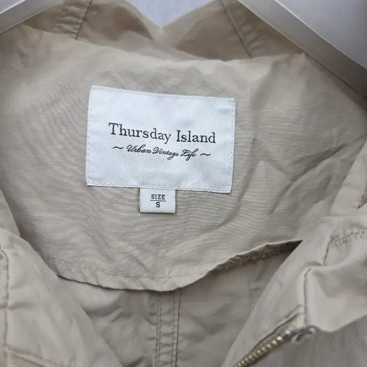 [SOLD OUT] 여성 S 써스데이아일랜드 후드 바람막이