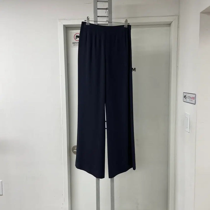 [BUNJANG] Valentino Navy Slacks (Size 40W) / 발렌티노 네이비 슬랙스 40(W)