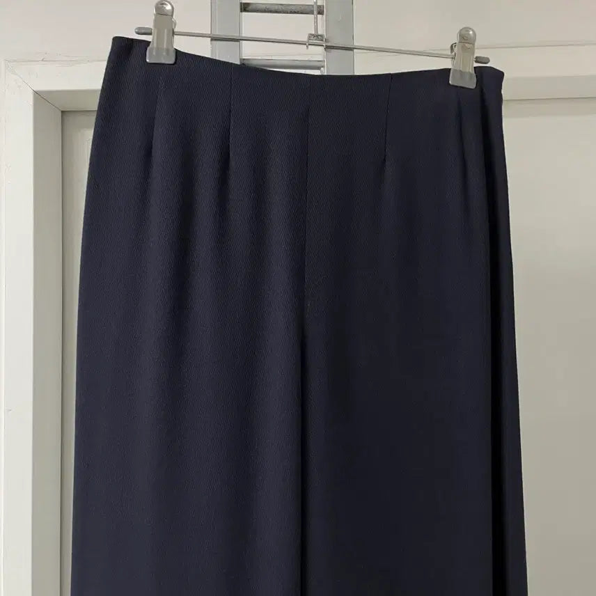 [BUNJANG] Valentino Navy Slacks (Size 40W) / 발렌티노 네이비 슬랙스 40(W)