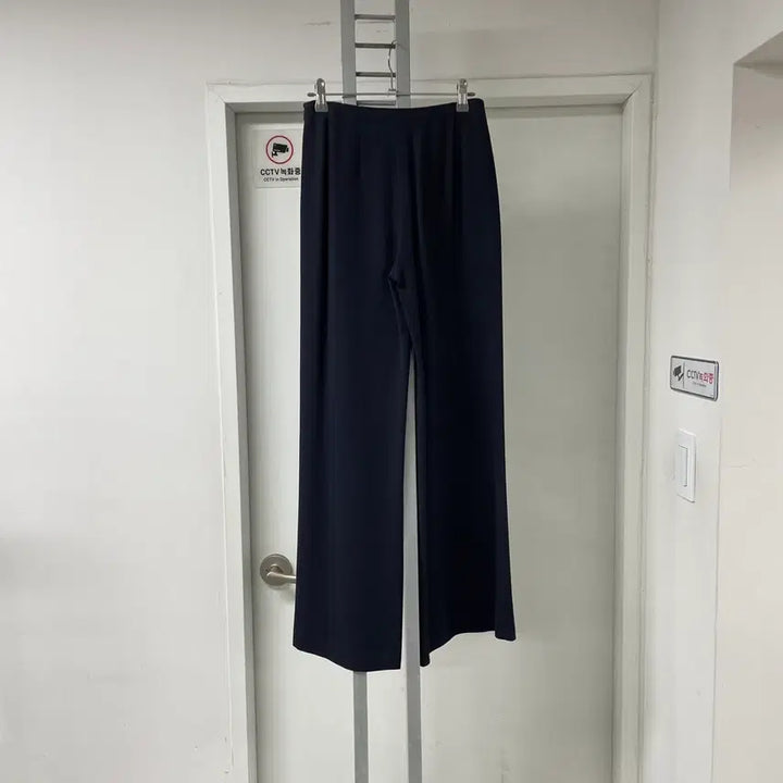 [BUNJANG] Valentino Navy Slacks (Size 40W) / 발렌티노 네이비 슬랙스 40(W)