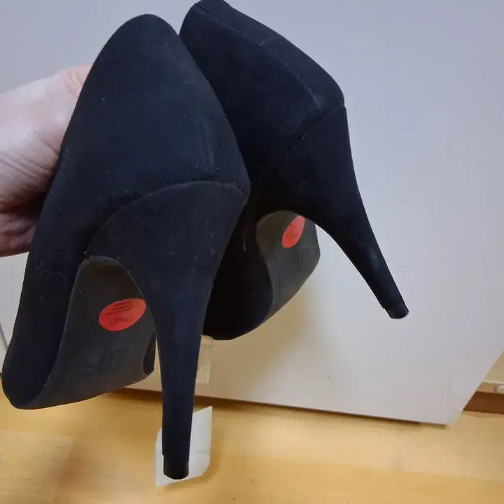 [BUNJANG] Zara Suede Black High Heels (Size 38) / 새상품 자라 스웨이드 블랙 하이힐 38 245