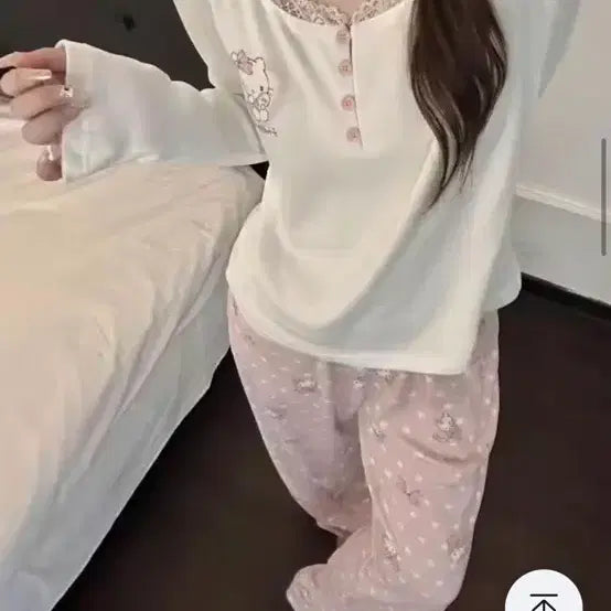 [BUNJANG] Sanrio Hello Kitty Pink Pajama Set / 통통녀 카와이 헬로키티 여성 핑크 여리 잠옷 세트 홈웨어 파자마 산리오