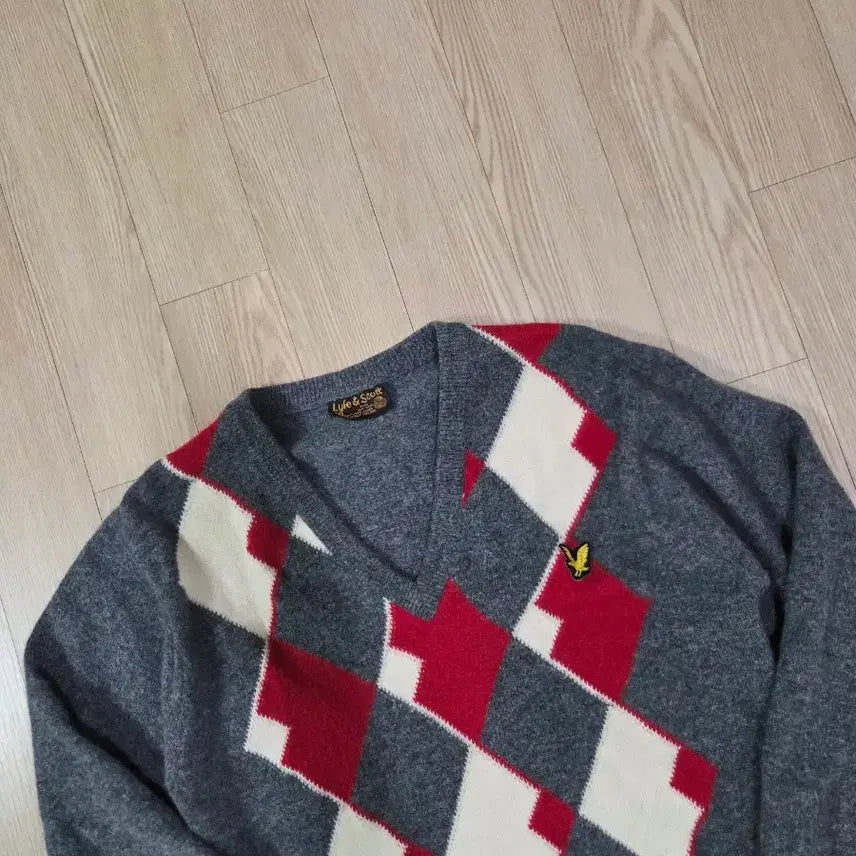 [BUNJANG] Lyle &amp; Scott Charcoal Gray Argyle V-neck Knit Sweater / 라일앤스콧 차콜 그레이 아가일 브이넥 니트