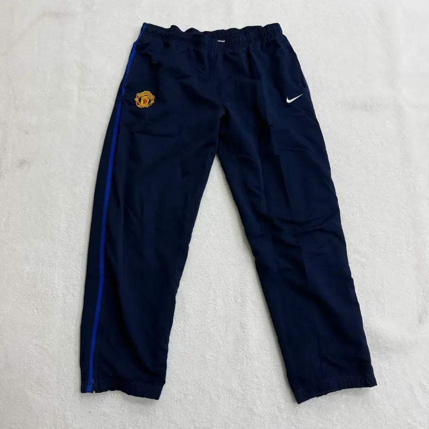 [BUNJANG] Nike Manchester United Old School Training Pants / L 나이키 올드스쿨 맨유 트레이닝 팬츠 0316T