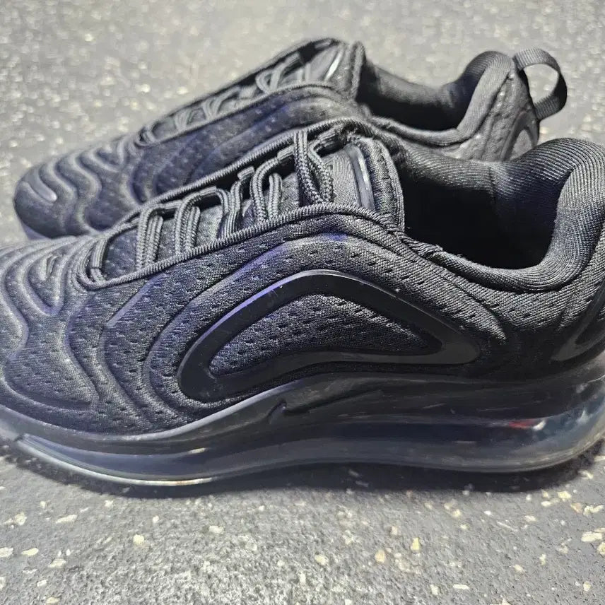 [BUNJANG] Nike Air Max 720 Black Sneakers / (W) 나이키 에어맥스 720 블랙 250mm
