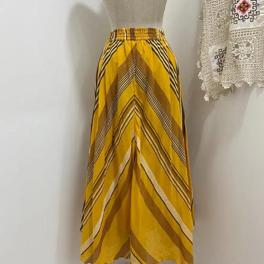 [BUNJANG] Asymmetric Striped Long Skirt / 사선 스트라이프 언발 롱스커트