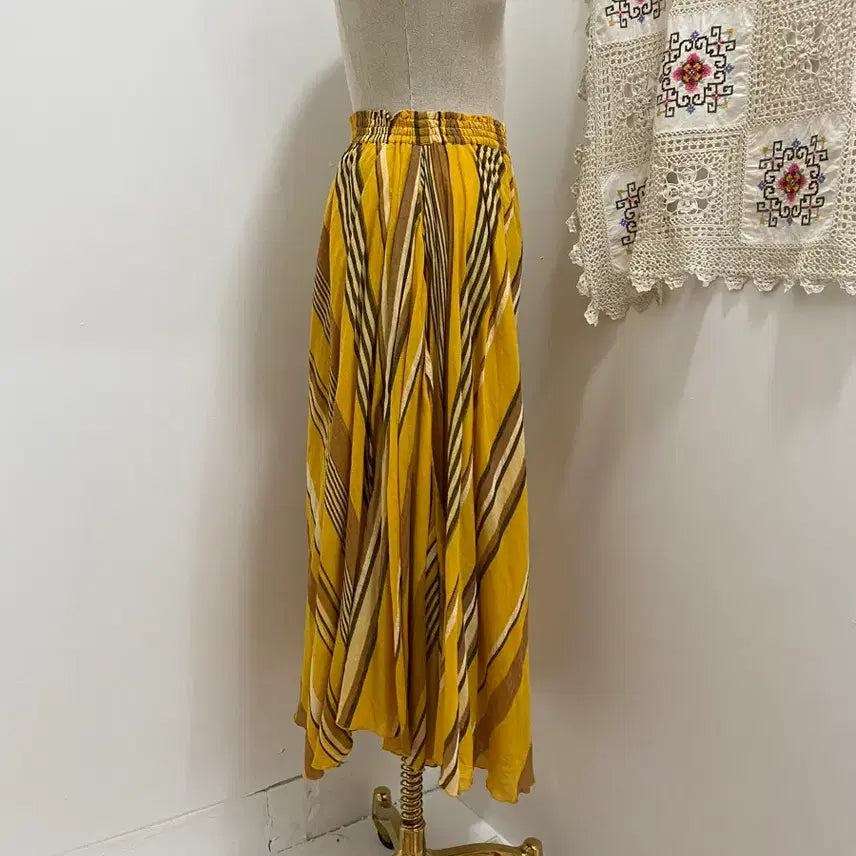 [BUNJANG] Asymmetric Striped Long Skirt / 사선 스트라이프 언발 롱스커트