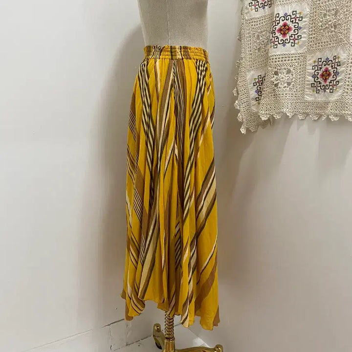 [BUNJANG] Asymmetric Striped Long Skirt / 사선 스트라이프 언발 롱스커트