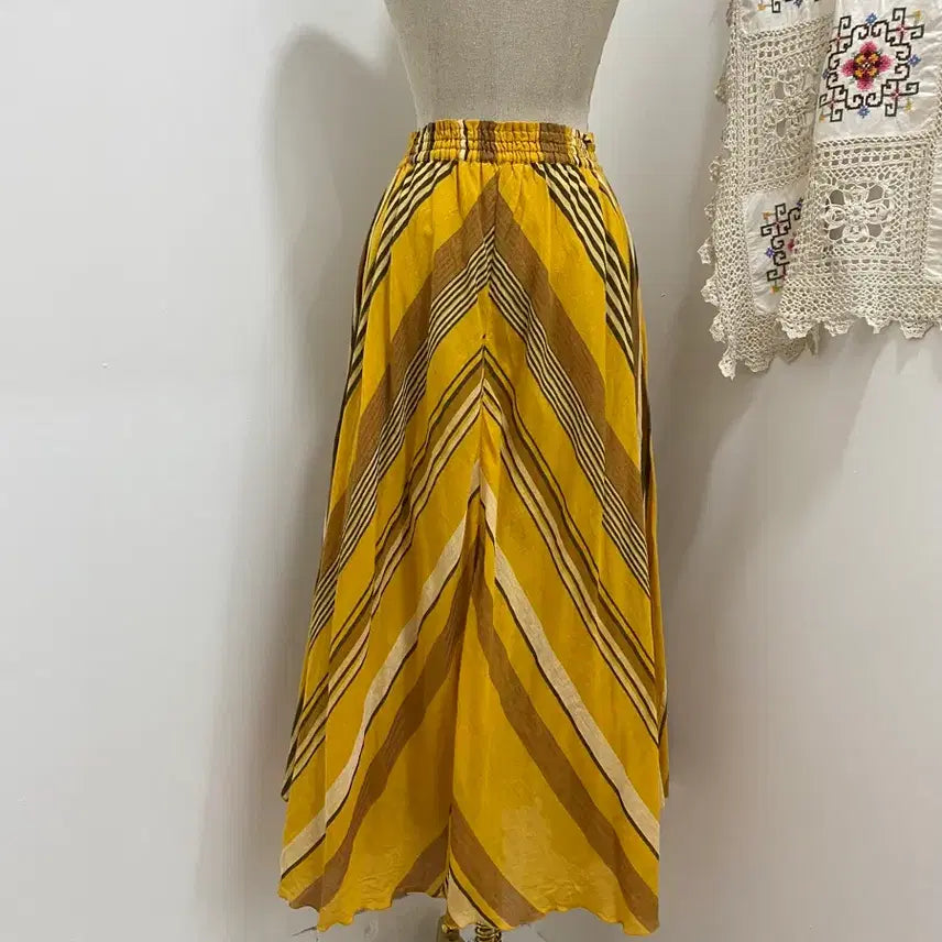[BUNJANG] Asymmetric Striped Long Skirt / 사선 스트라이프 언발 롱스커트