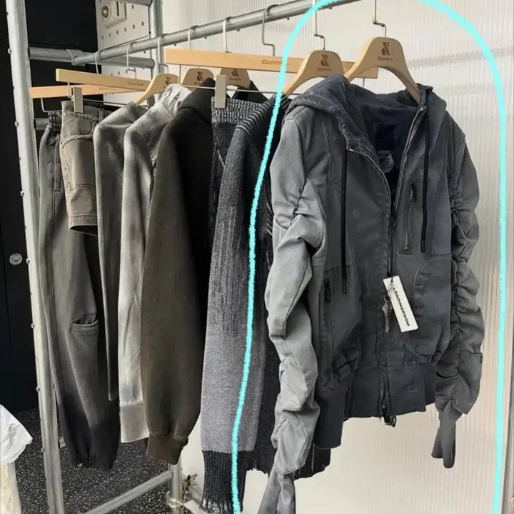 [BUNJANG] Loading Room Dusty Bomber Jacket Gray Color / 로딩룸 dusty bomber jacket 그레이컬러 제니착용 자켓