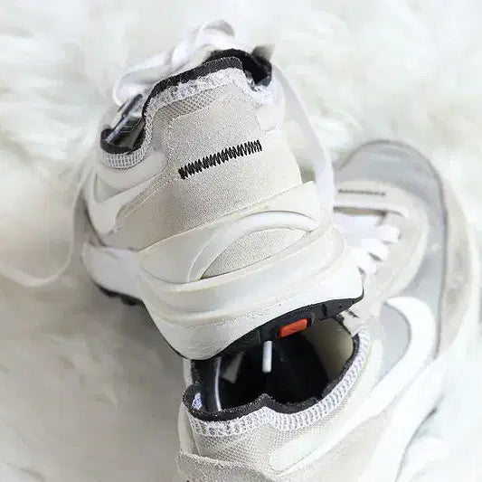 [BUNJANG] Nike Waffle One Sneakers / 265 나이키 와플원