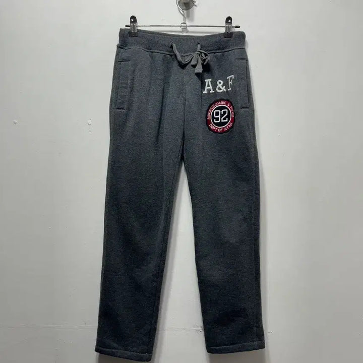 [BUNJANG] Abercrombie &amp; Fitch Gray Training Pants S / 아베크롬비 A&amp;F 그레이 트레이닝 바지 S