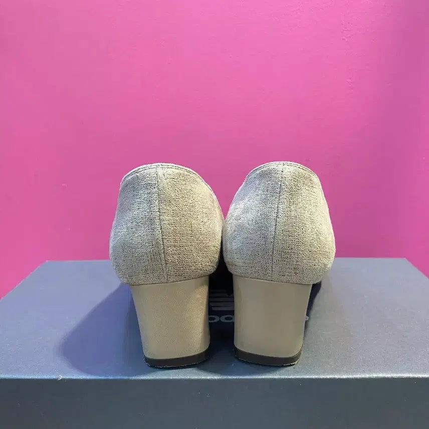 [BUNJANG] Kumkang Renoir Cubic Pumps 245mm / 금강Renoir 큐빅 펌프스 245mm