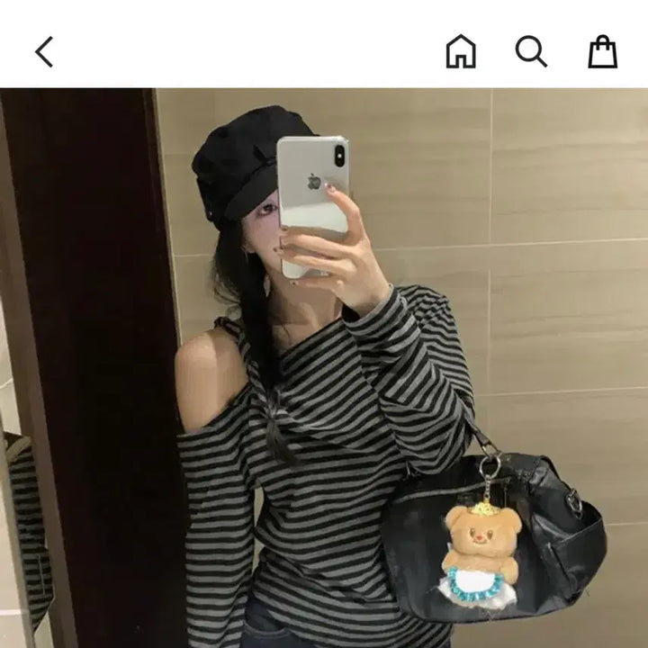 [BUNJANG] Mosiyeo Striped Off-Shoulder T-Shirt / 모시어 스트라이프 오프숄더 티셔츠