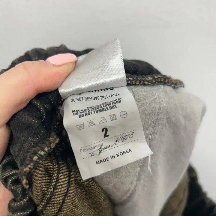 [BUNJANG] Black Wide Denim Shorts with Waist Band - Size 2 / 워싱 블랙 와이드  데님 반바지 허리밴딩 2사이즈