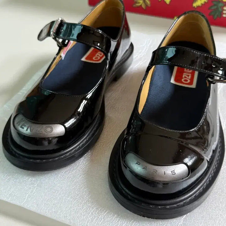 [BUNJANG] KENZO Mary Jane Smile Flat Shoes / KENZO 겐조 메리제인 스마일 플랫슈즈 37