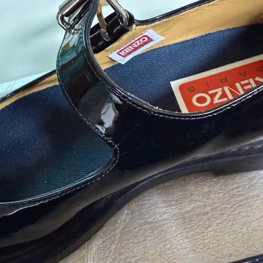 [BUNJANG] KENZO Mary Jane Smile Flat Shoes / KENZO 겐조 메리제인 스마일 플랫슈즈 37
