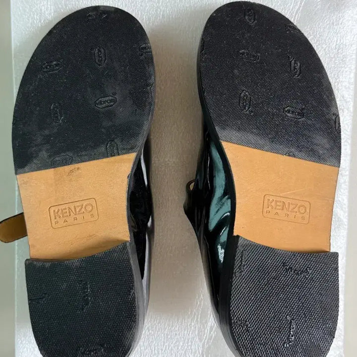 [BUNJANG] KENZO Mary Jane Smile Flat Shoes / KENZO 겐조 메리제인 스마일 플랫슈즈 37
