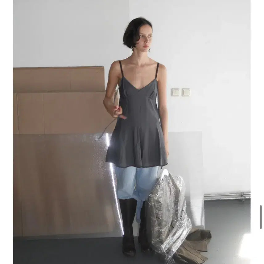 [BUNJANG] Poeto Soft Ending Dress Charcoal Mini Dress / 포에토 소프트 엔딩 드레스 차콜