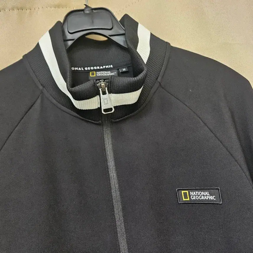 [BUNJANG] National Geographic Black Zip-Up Jacket / 내셔널지오그래픽 블랙 집업 자켓
