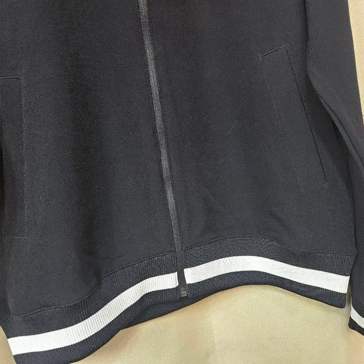 [BUNJANG] National Geographic Black Zip-Up Jacket / 내셔널지오그래픽 블랙 집업 자켓