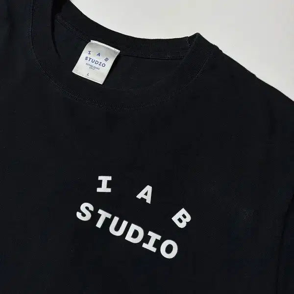 [BUNJANG] IAB Studio Big Logo Oversized T-shirt / 아이앱스튜디오 빅로고 오버핏 반팔 티셔츠 PN8587