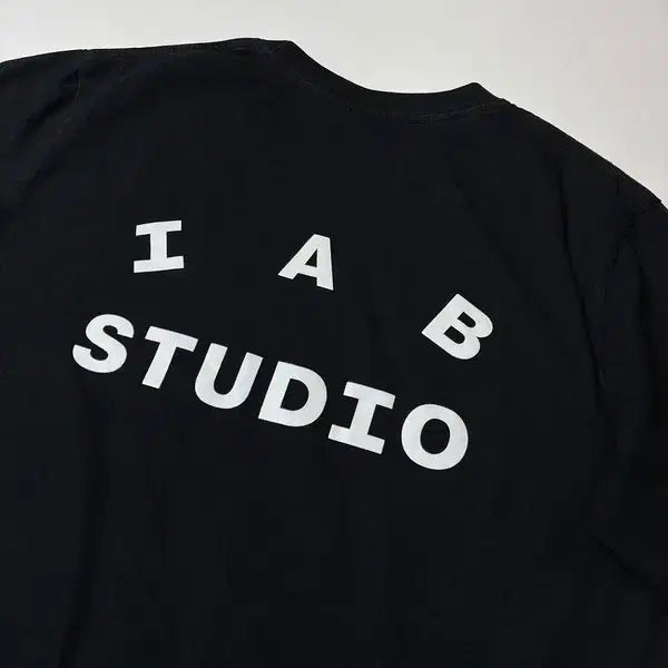 [BUNJANG] IAB Studio Big Logo Oversized T-shirt / 아이앱스튜디오 빅로고 오버핏 반팔 티셔츠 PN8587