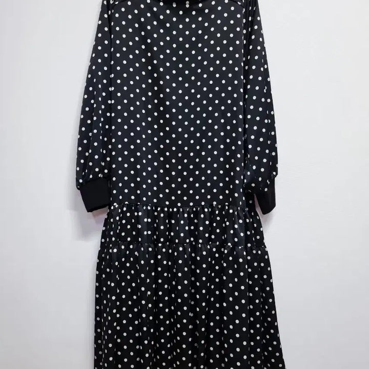 [BUNJANG] Rookie Bird Black Dot Long Dress / 루키버드 블랙 도트 롱 원피스 프리