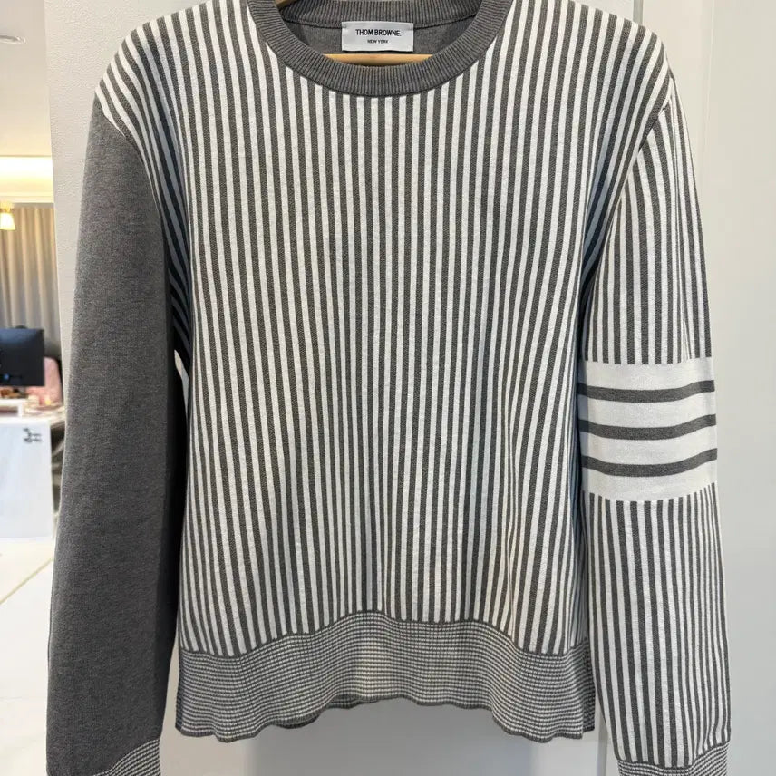 [SOLD OUT] 톰브라운 4바 스트라이프 시어서커 펀믹스 디테일 니트 5사이즈